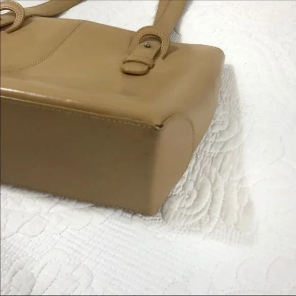 M London Italian Leather Handbag beautiful tailored look. - Picture 3 of 7